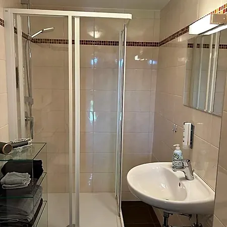 Seestern With Access Hotel Unterach am Attersee